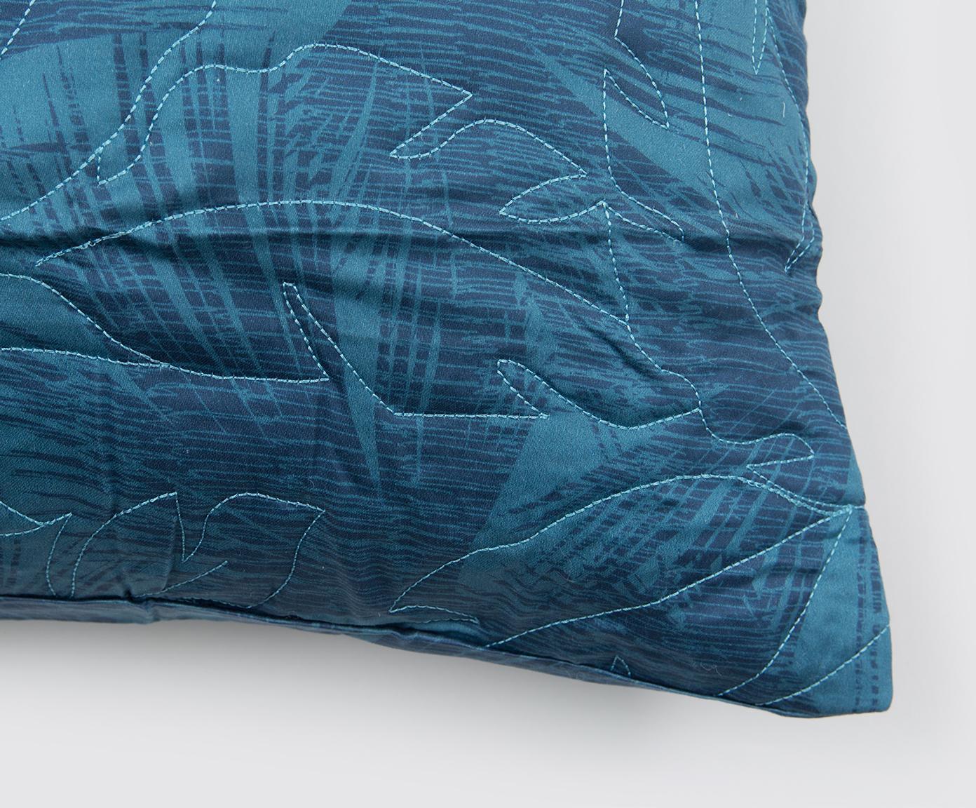 Detalle de cojín Aleora de Kas Australia