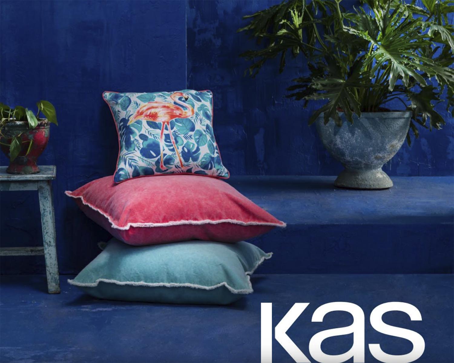 Ambiente con cojín Tari de Kas Australia