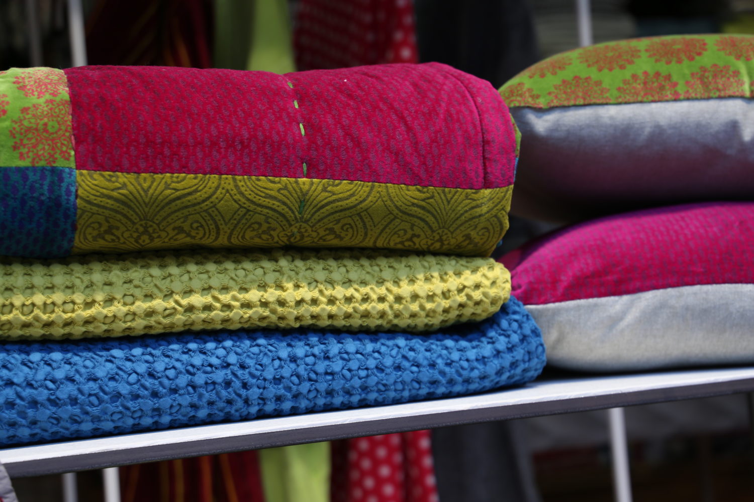 Plaid vivaraise terciopelo doblado